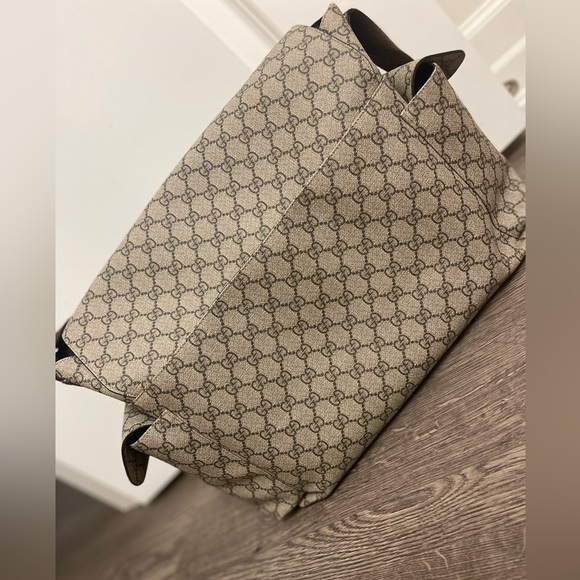 Selling New Like Used Baby authentic Gucci Bag - Picture 3 of 5